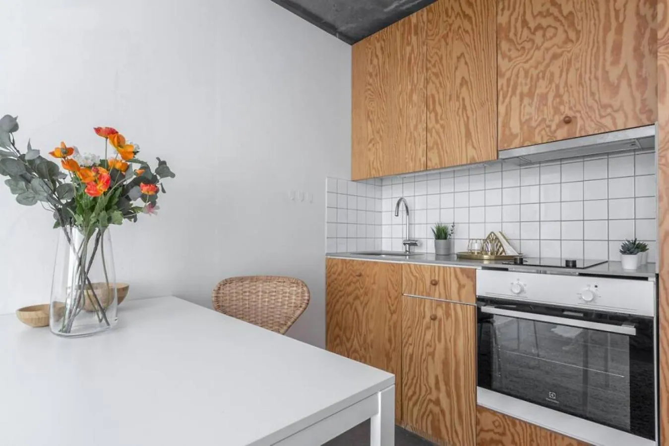 Apartment Comfy Studio Easy To Commute Stockholm
